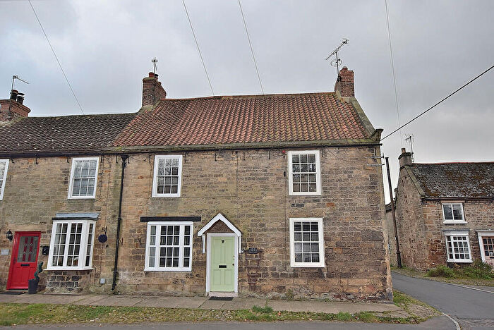 2 Bedroom Cottage For Sale In High Street, Gilling West, DL10