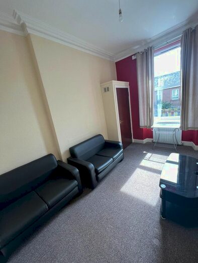 1 Bedroom Flat To Rent In G/R, Cleghorn Street, Dundee, DD2