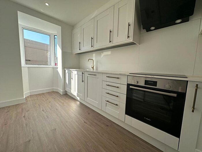 3 Bedroom Terraced House To Rent In Mitchley Hill, South Croydon, CR2