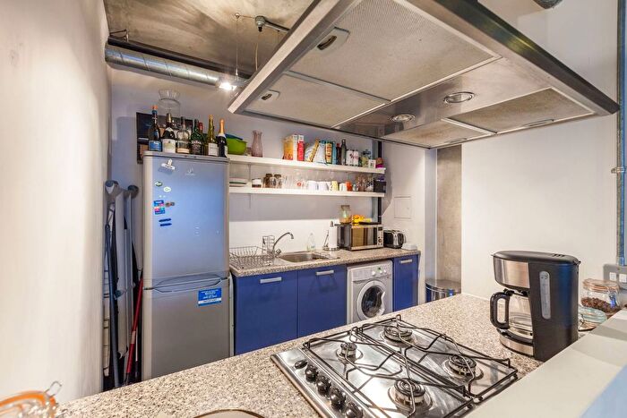 2 Bedroom Flat To Rent In New Inn Broadway, Shoreditch, London, EC2A