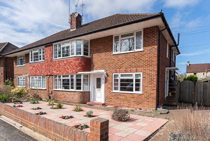 2 Bedroom Maisonette For Sale In Swan Mill Gardens, Pixham, RH4