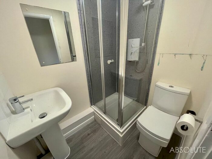 1 Bedroom Flat To Rent In Bradley Lane, Newton Abbot, TQ12