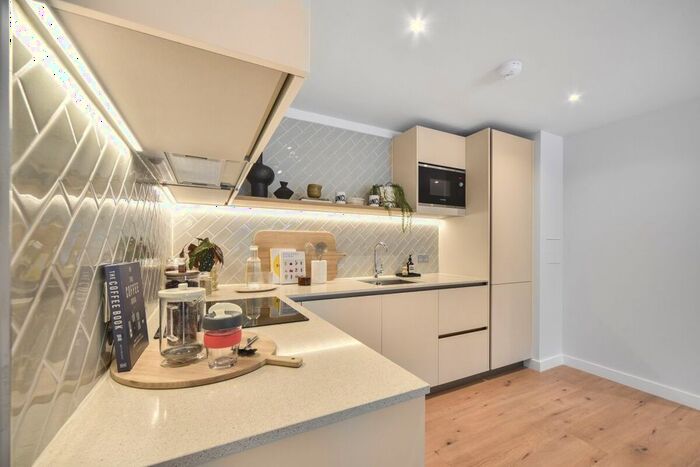 2 Bedroom Flat To Rent In Evelyn Street, London, SE8