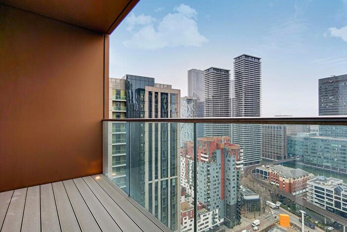 2 Bedroom Flat For Sale In Maine Tower, , Docklands, London, E14