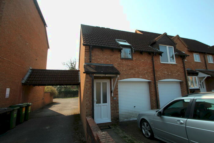 1 Bedroom Flat To Rent In Stanshaws Close, Bradley Stoke, Bristol, BS32