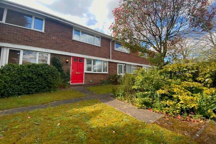 2 Bedroom Property To Rent In Primrose Hill, Warwick, CV34