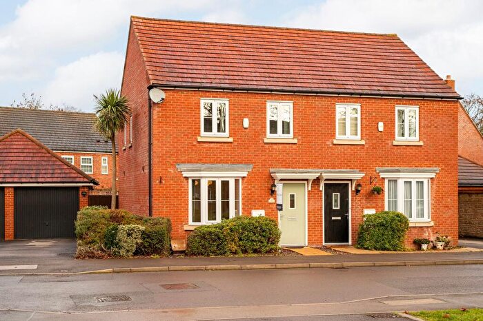 3 Bedroom Semi Detached House For Sale In Chilton Field Way, Chilton, OX11