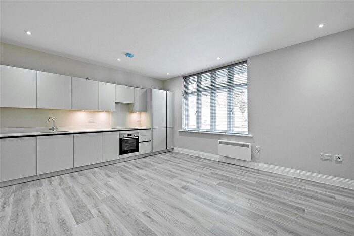 2 Bedroom Flat To Rent In Trinity Yard Apartments, - St. Leonards Road, Windsor, Berkshire, SL4