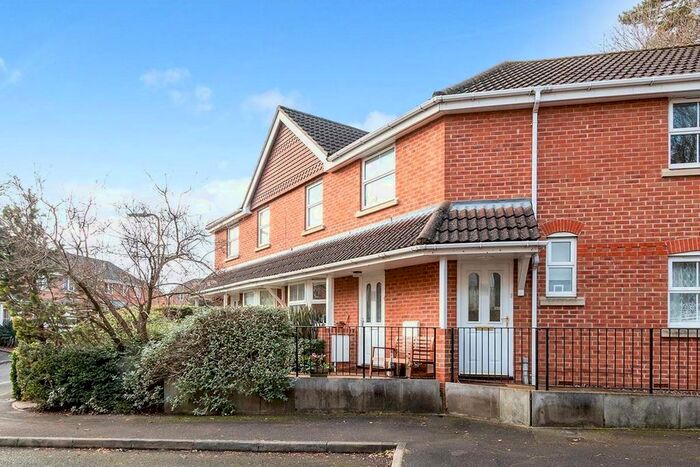 2 Bedroom Flat To Rent In Basingfield Close, Old Basing, Basingstoke, Hampshire RG24