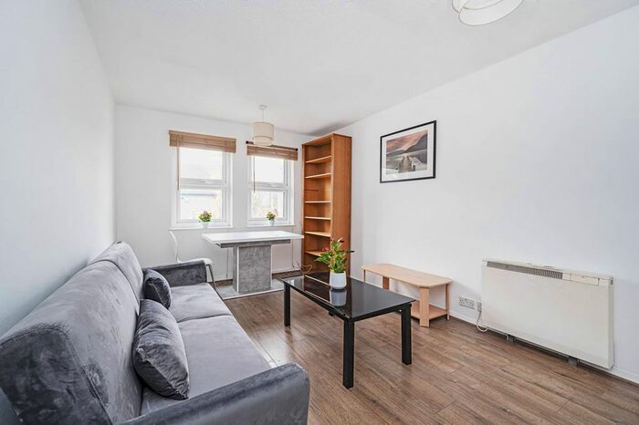 1 Bedroom Flat To Rent In Parkland Court, Maryland, London E15