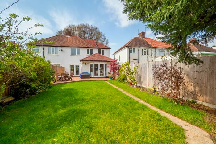 4 Bedroom Semi-Detached House To Rent In Ancaster Crescent, New Malden, Surrey, KT3