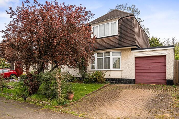 3 Bedroom Detached House For Sale In Surbiton Hill Park, Surbiton, KT5