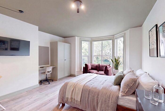 Studio To Rent In Moorland Road, Leeds, LS6