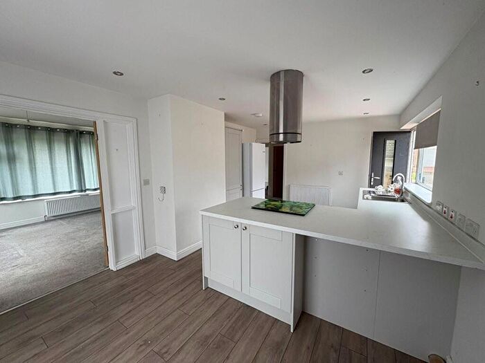 2 Bedroom Detached Bungalow To Rent In Browning Close, Daventry, NN11