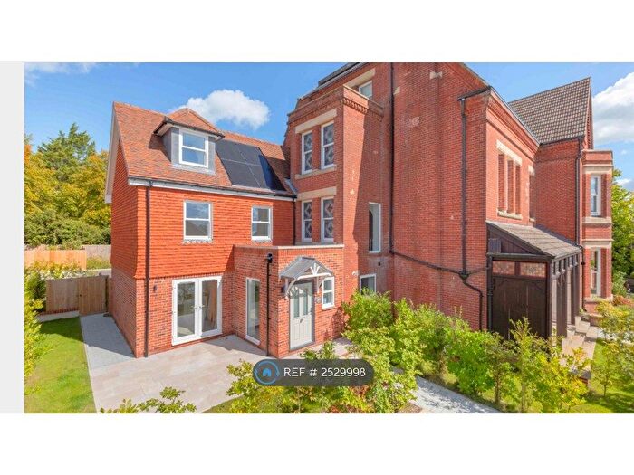 4 Bedroom Detached House To Rent In Craigmore Hall, Crowborough, TN6