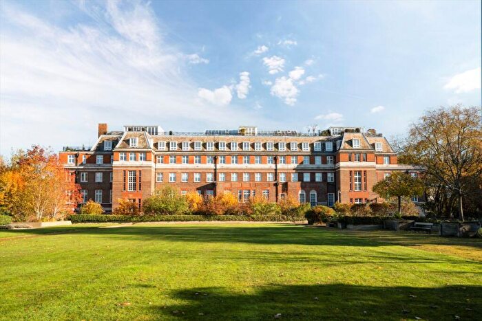 2 Bedroom Flat For Sale In Rosebery Avenue, Clerkenwell, EC1R