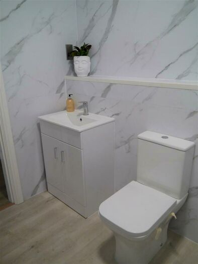 2 Bedroom Apartment To Rent In Park Terrace, Liverpool, Merseyside, L22