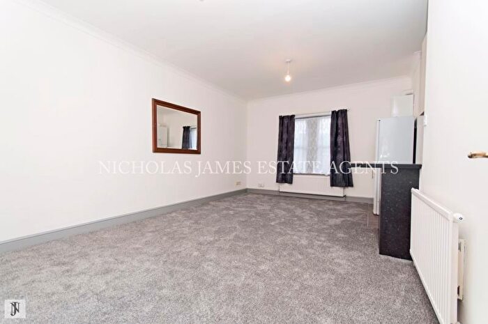 2 Bedroom Flat To Rent In Seven Sisters Road, London, N4