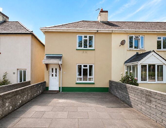 2 Bedroom End Terrace House For Sale In Oakleigh Road, Barnstaple, Devon, EX32