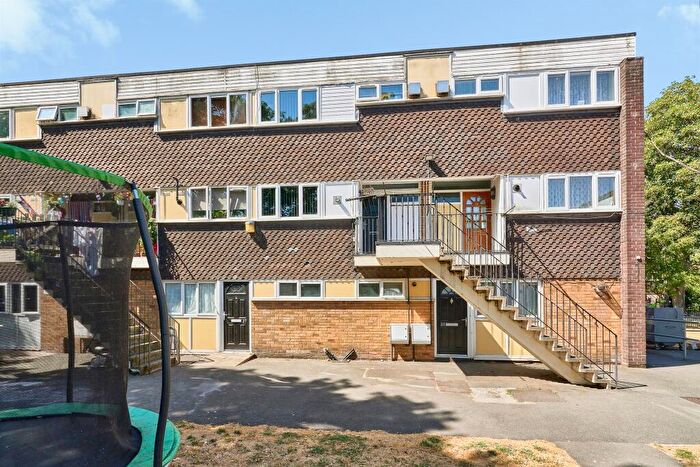 2 Bedroom Maisonette For Sale In Slater Street, Great Bridge, Tipton, DY4