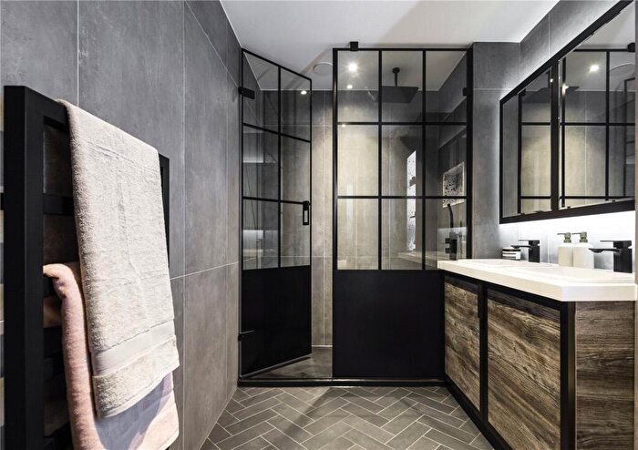 3 Bedroom Apartment For Sale In The Stage, Hewett Street, London, EC2A