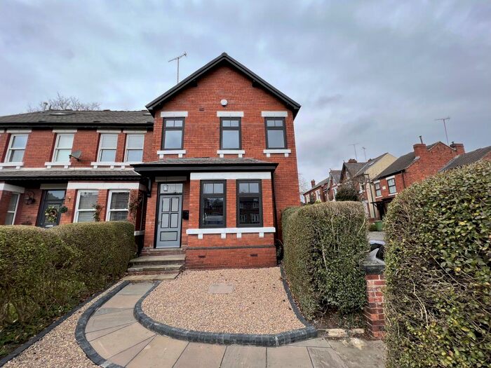 3 Bedroom Semi-Detached House To Rent In Wakefield Road, Pontefract, WF8