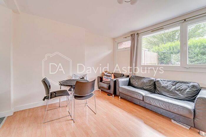 3 Bedroom Maisonette To Rent In Twyford Street, Islington, London, N1