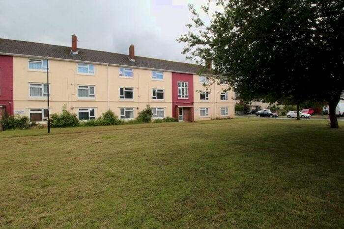 2 Bedroom Flat To Rent In Honister Close, Southampton, Hampshire, SO16