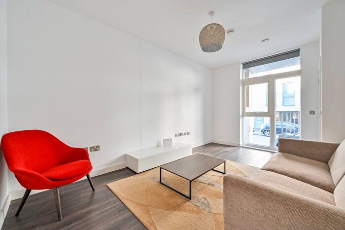 3 Bedroom Flat To Rent In Uncle New Cross, New Cross, London, SE14