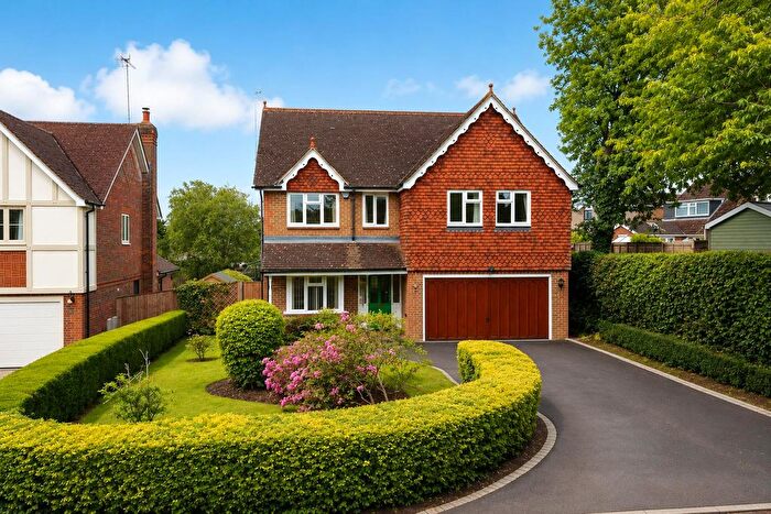 5 Bedroom Detached House For Sale In Carew Close, Tilehurst, Reading, RG31