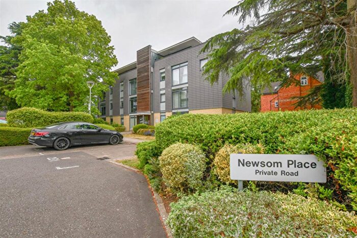 2 Bedroom Apartment For Sale In Newsom Place, Hatfield Road, St. Albans, AL1