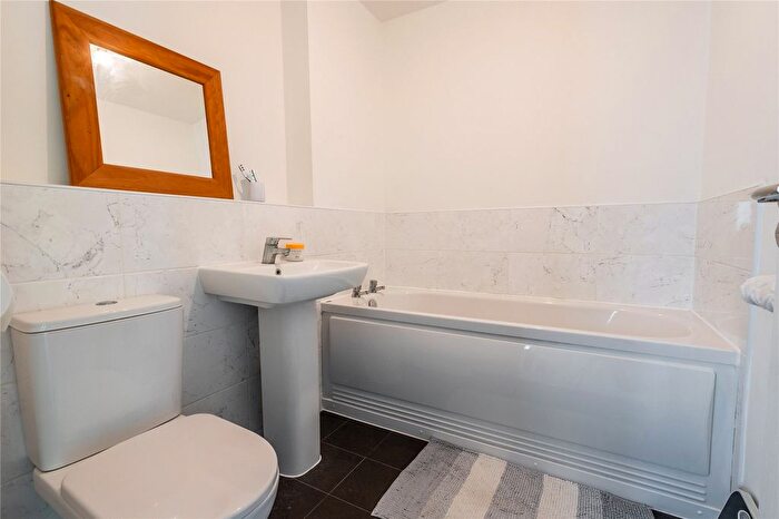 3 Bedroom End Of Terrace House For Sale In Ketley Park Road, Ketley, Telford, Shropshire, TF1