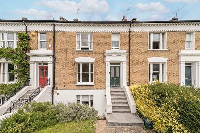 2 Bedroom Flat To Rent In The Grove, Ealing, W5