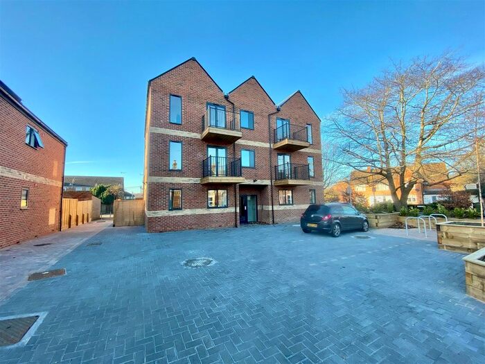 1 Bedroom Flat To Rent In Maidstone Road, Paddock Wood, Tonbridge, TN12