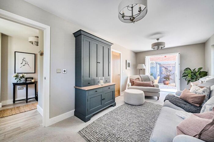4 Bedroom Detached House For Sale In Castle Hill Lane, Bishopdown, SP1