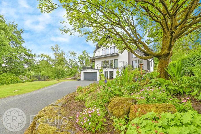 4 Bedroom Detached House For Sale In Blackstone Edge Old Road, Littleborough, OL15