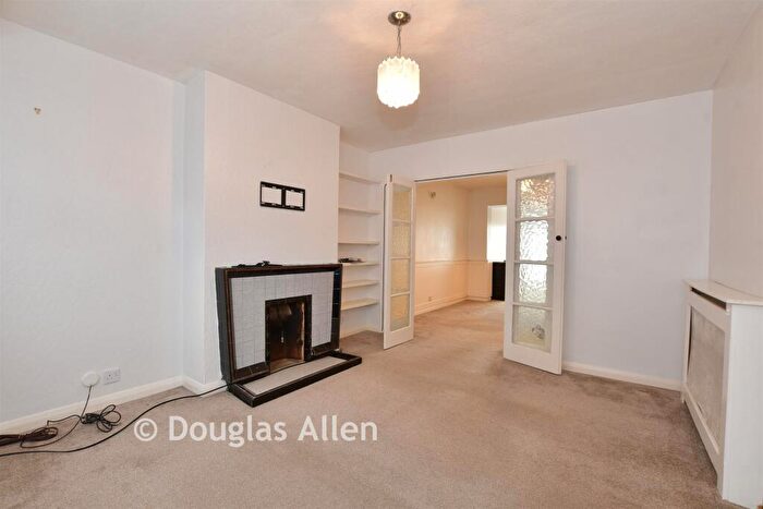 3 Bedroom Terraced House For Sale In Stanley Close, Hornchurch, Essex, RM12
