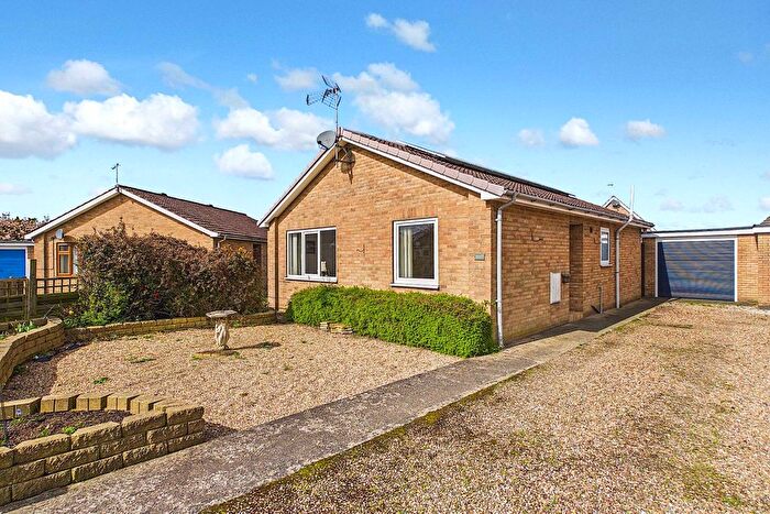 2 Bedroom Detached Bungalow For Sale In Halifax Close, Pocklington, York, YO42