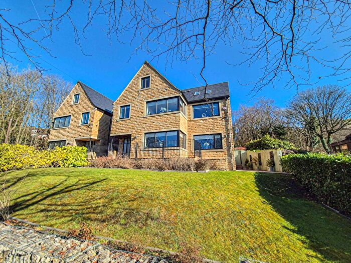 5 Bedroom Detached House For Sale In Broadacres, Oldham, OL4