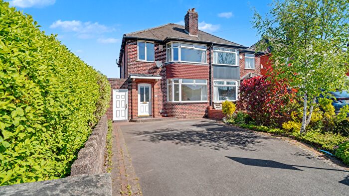 3 Bedroom Semi-Detached House For Sale In Colebrook Road, Shirley, Solihull, B90