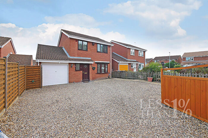 3 Bedroom Detached House For Sale In Mapperley Drive -, NN3