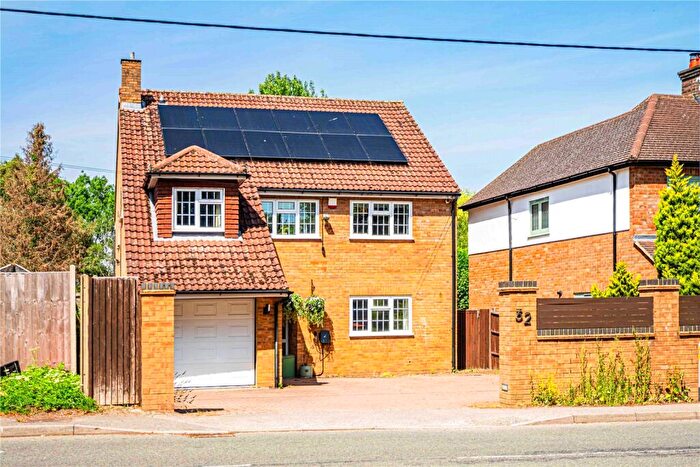 5 Bedroom Detached House For Sale In Common Road, Kensworth, Central Bedfordshire, LU6