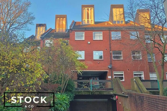 2 Bedroom Flat To Rent In Watlings Court, Norwich, NR2