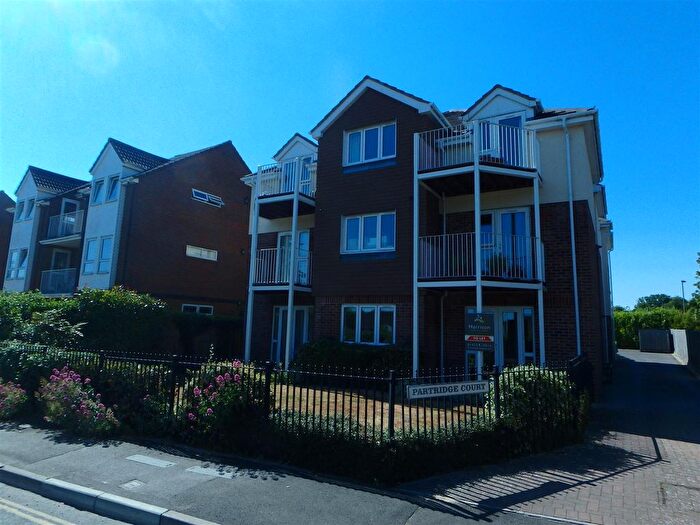 2 Bedroom Flat To Rent In Partridge Court, Whitefield Road, New Milton, BH25