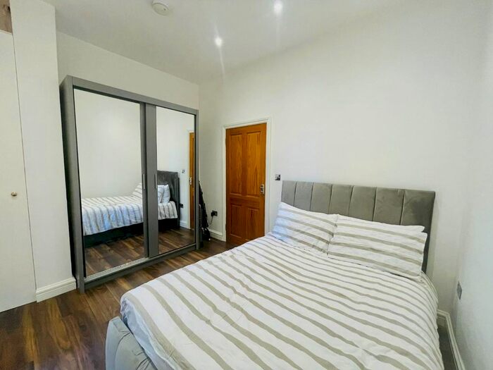 1 Bedroom Flat To Rent In Oaklands Road, London, W7