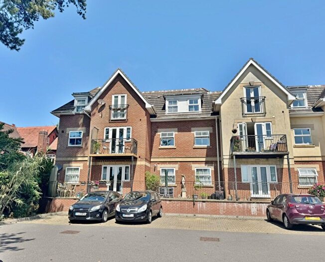 2 Bedroom Flat For Sale In York House, The Avenue, Fareham, PO14