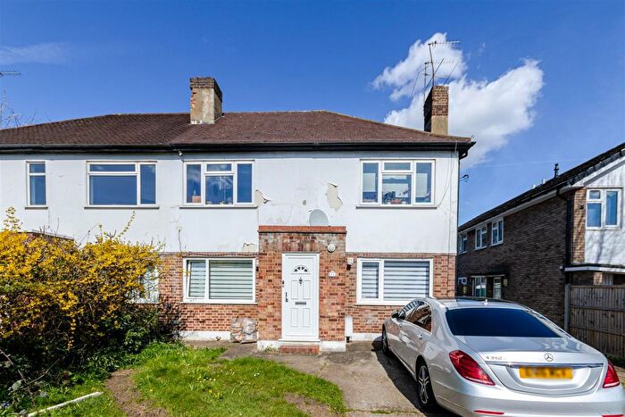 2 Bedroom Maisonette For Sale In Audley Court, Pinner, HA5