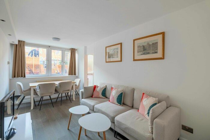 2 Bedroom Flat To Rent In Walham Green Court, Fulham, SW6