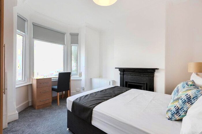 3 Bedroom Flat To Rent In , Russell Square, London, WC1B