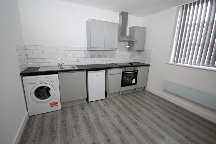 1 Bedroom Flat To Rent In Apt, Smith Street, Rochdale, OL16